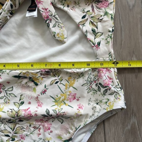 CIKADA | White One Piece Floral Bathing Suit - Picture 12 of 13